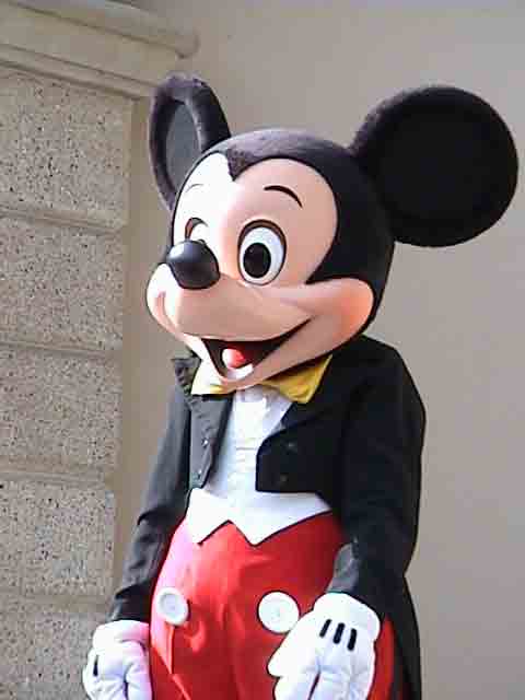 Francia - Disneyland París 19 - Mickey.jpg